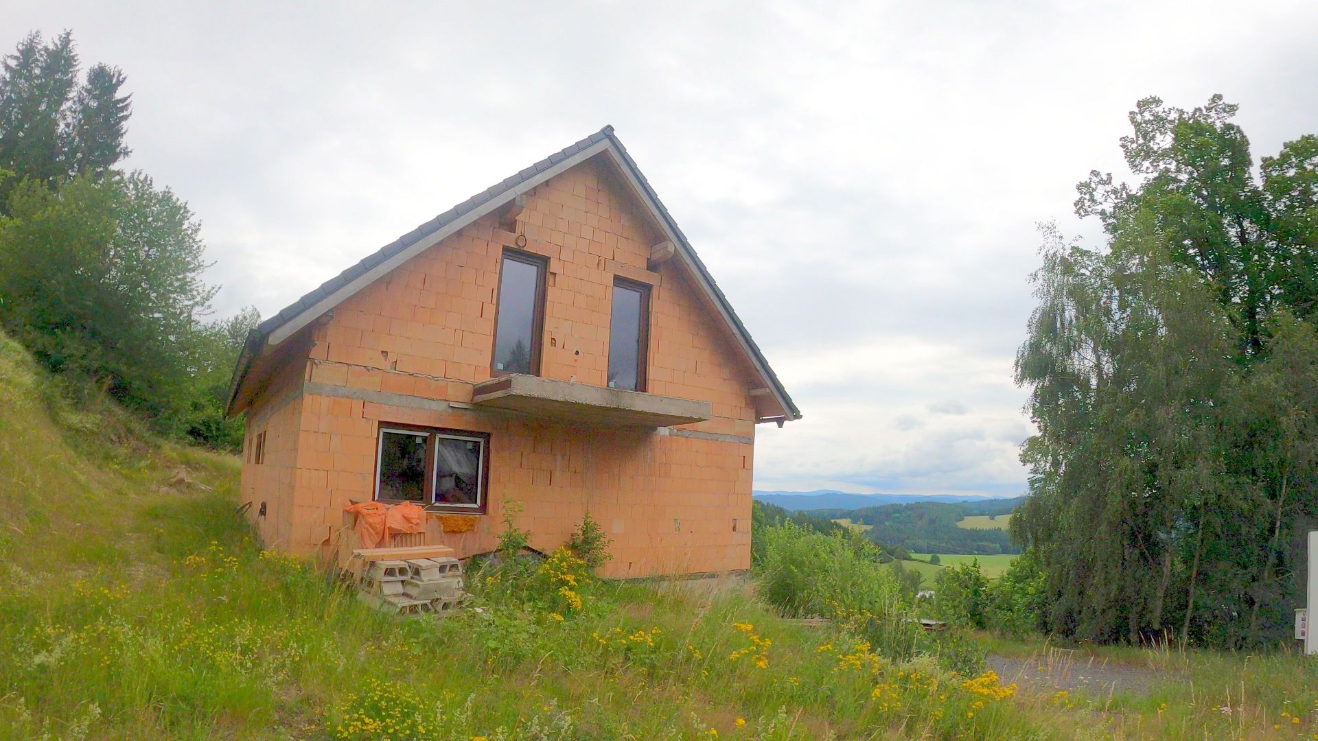 Nedokončený dům v Malšíně